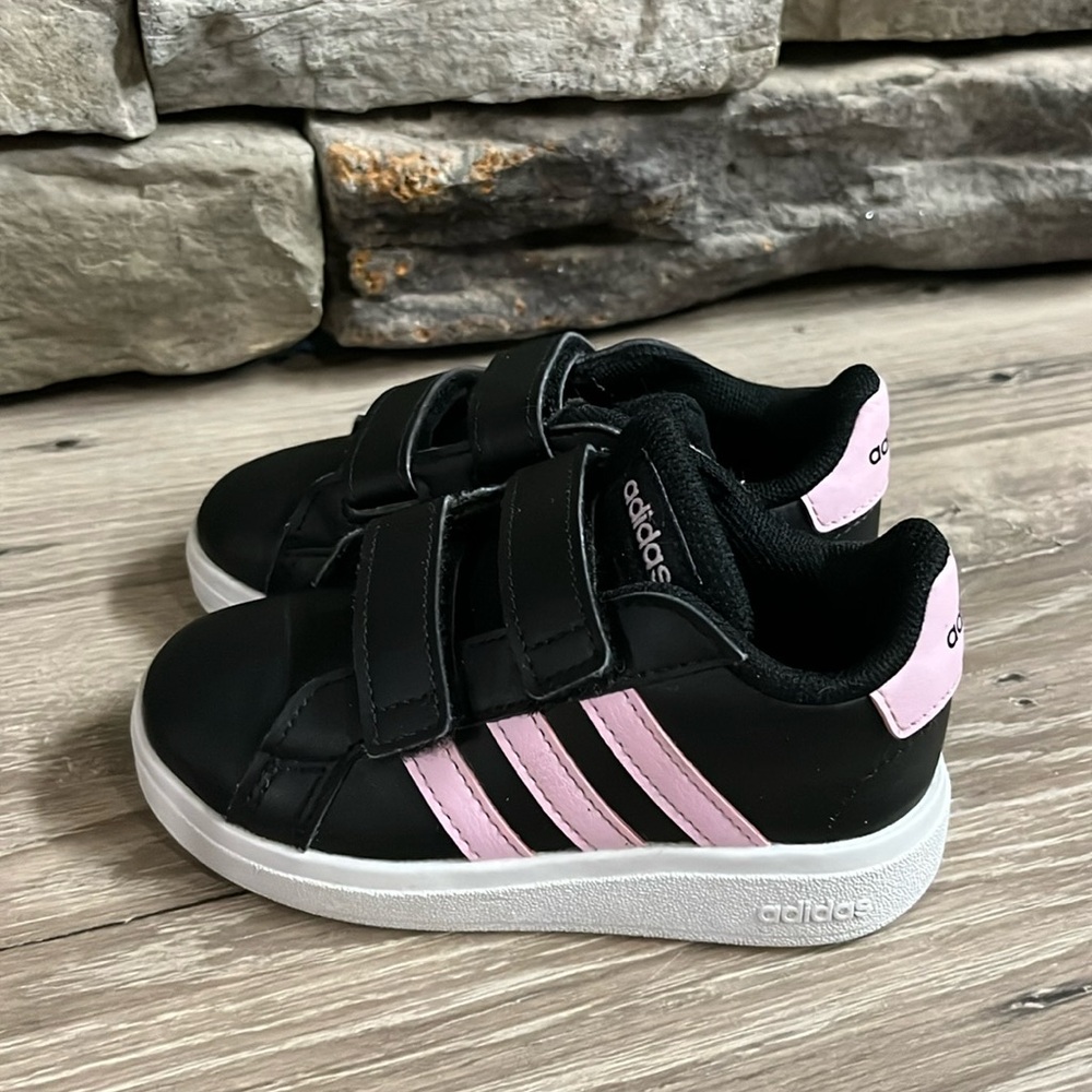 Adidas sneakers/7K